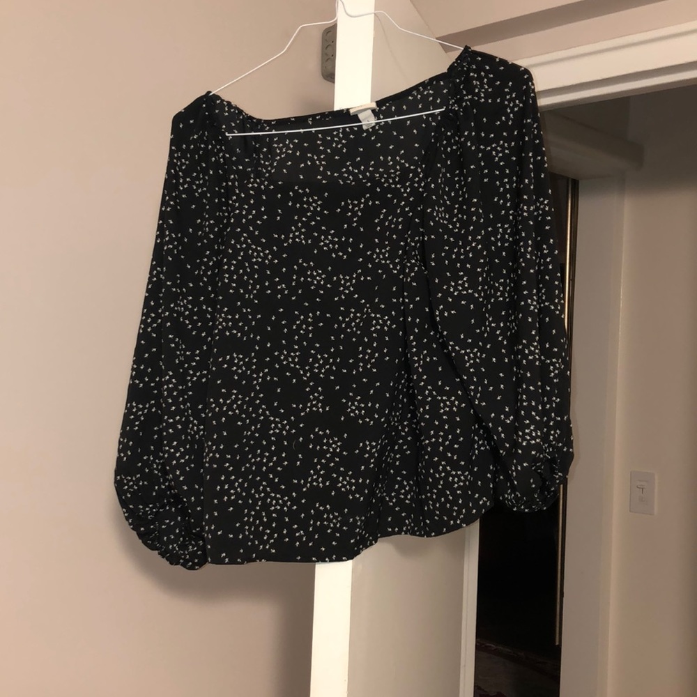 Fun, billowed sleeves top.